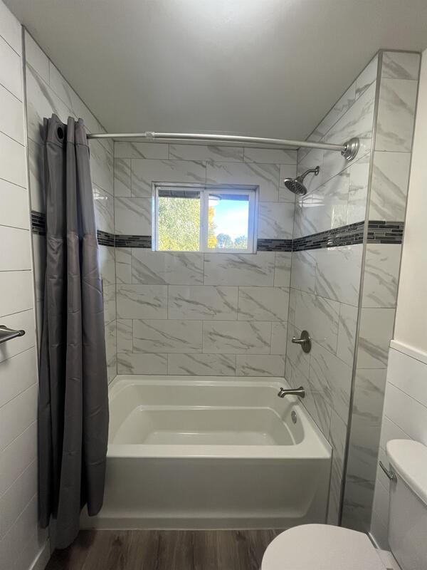 Building Photo - 155 E 5th St