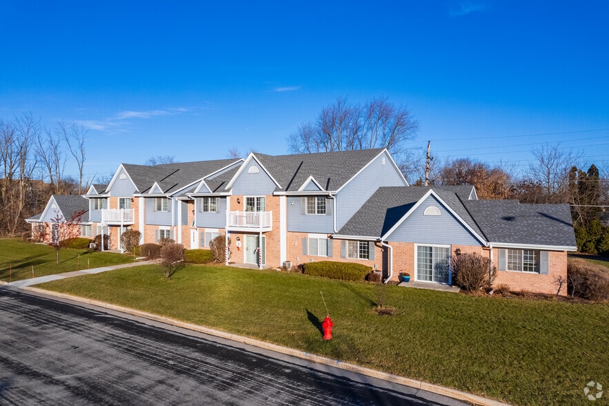 Primary Photo - Shady Lane Apartments
