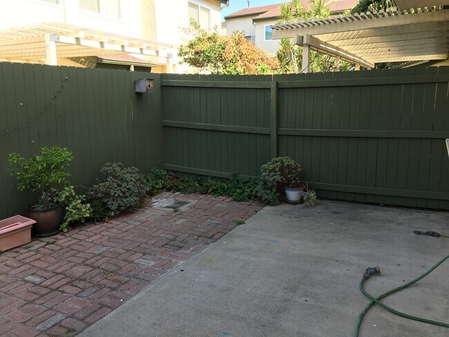 Building Photo - Four Bedroom Two Story Townhome in La Mesa!!!