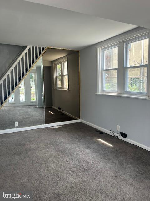 Building Photo - 2070 Haines St