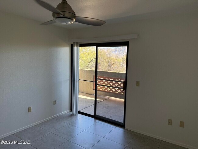 Building Photo - 5751 N Kolb Rd