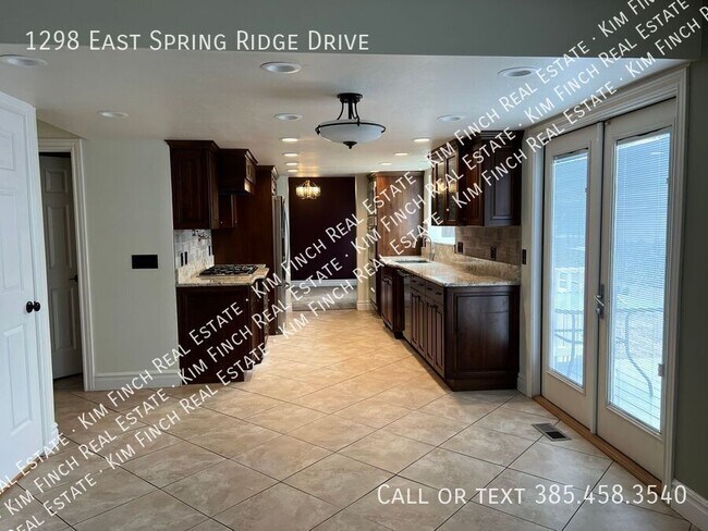 Building Photo - 1298 E Spring Ridge Dr