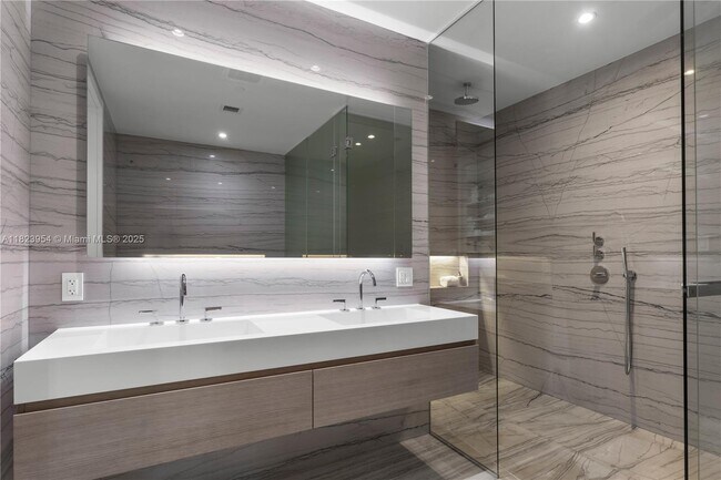 Building Photo - 8701 Collins Ave