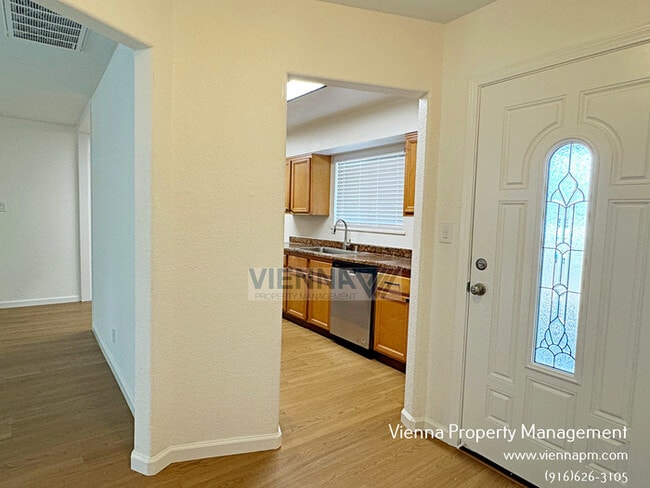 Building Photo - 1133 Amberwood Rd