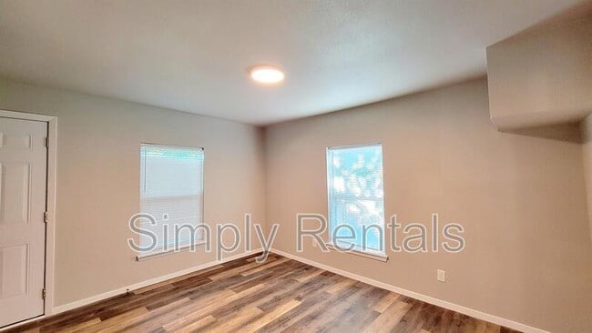 Building Photo - 1221 Stanford St