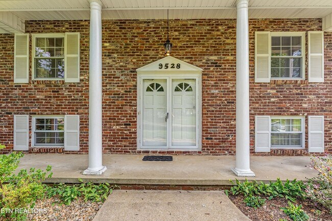 Building Photo - 9528 Gulf Park Dr