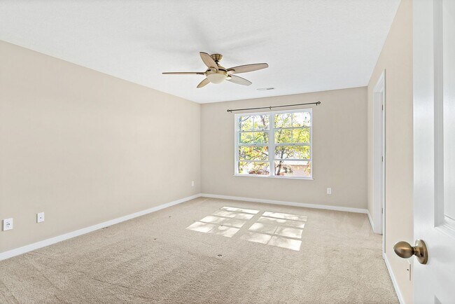 Building Photo - Now Leasing! Comfortable Family Home on Kells Court, Newark