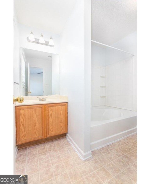 Building Photo - 3230 Oakley Pl