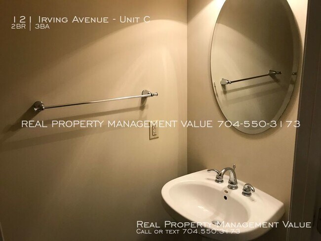 Building Photo - Two Bedroom Townhome in Legacy Village