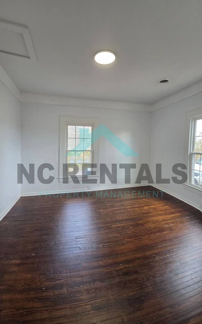 Building Photo - 204 N 6th Ave