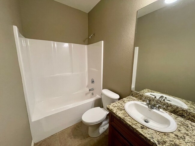 Building Photo - 5690 Nicole Ln
