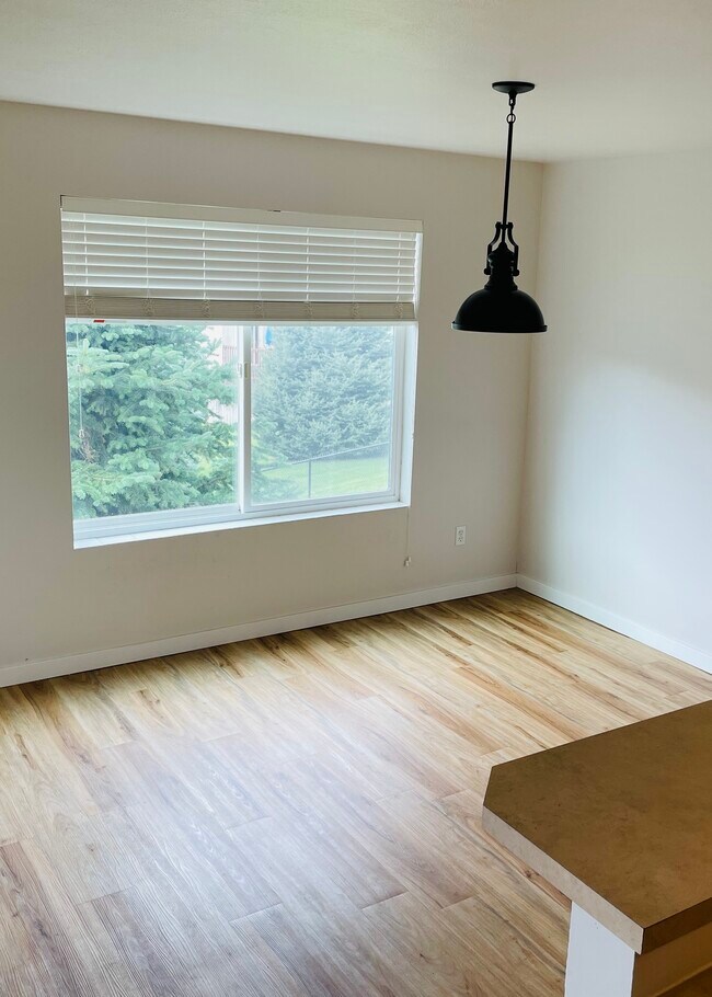 Building Photo - 8854 N Pamela St