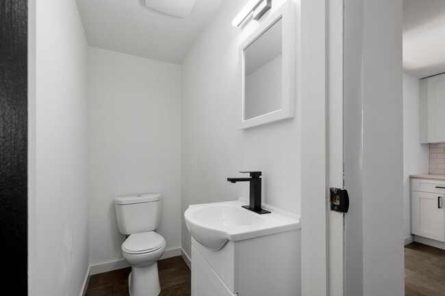 Building Photo - AVAILABLE NOW – Move In Today! NEWLY RENOV...