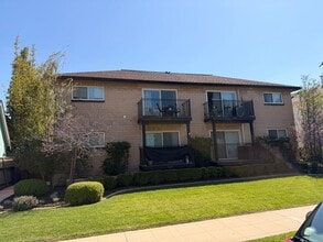 Building Photo - Coastal 2BR Condo Just Blocks from the Beach in Coronado