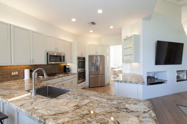 Building Photo - 48550 Capistrano Way