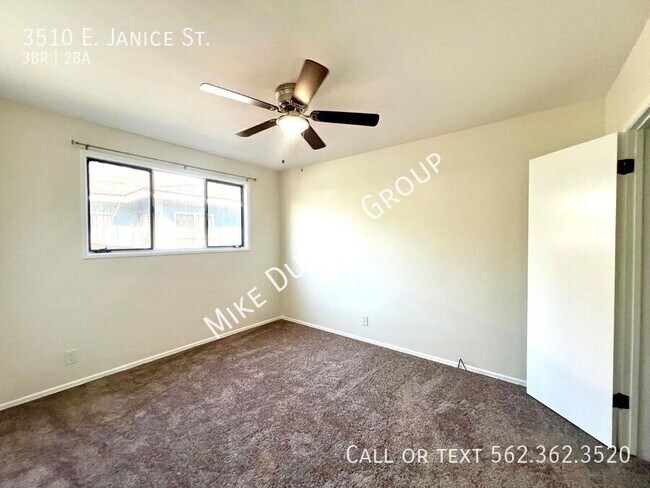 Building Photo - 3510 E Janice St