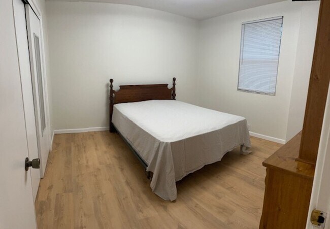 Building Photo - 10023 St Clair Ave