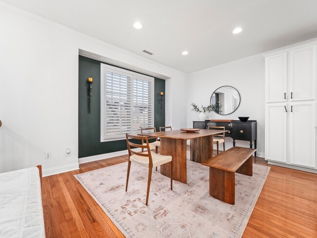 Building Photo - 2947 Imperial Oaks Dr