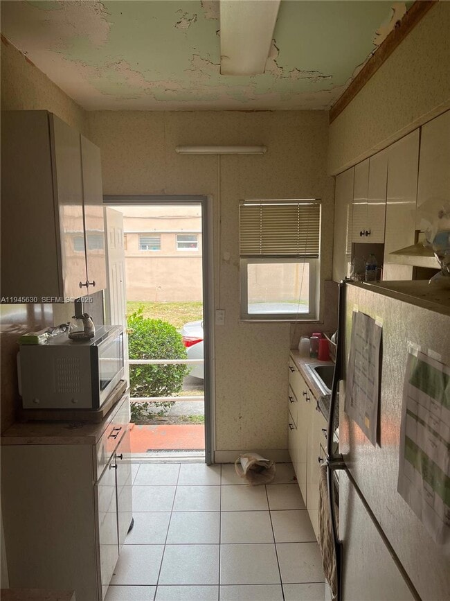 Building Photo - 715 NE 91st St