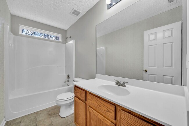 Building Photo - 225 Osmanthus Way