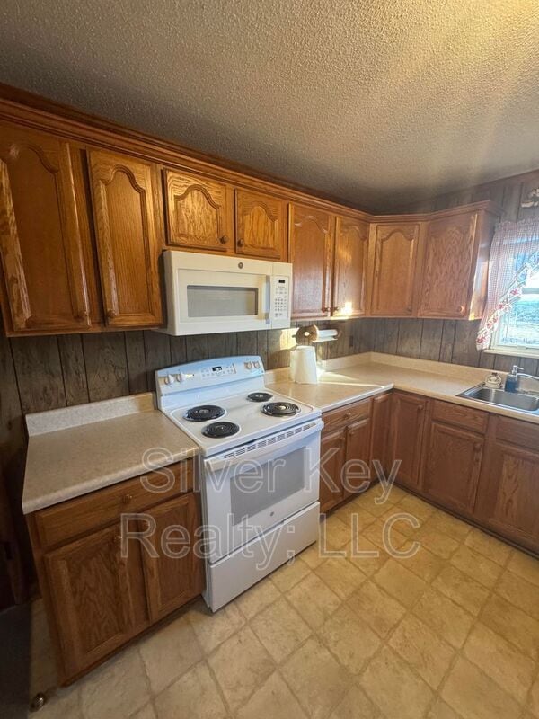 Building Photo - 165 Co Rd 358