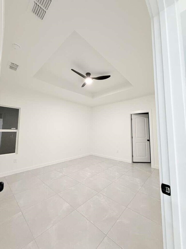 Building Photo - 3431 Lopez