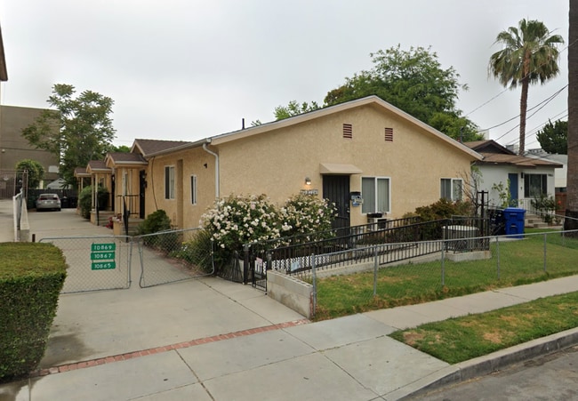 Building Photo - 10871 Kling St