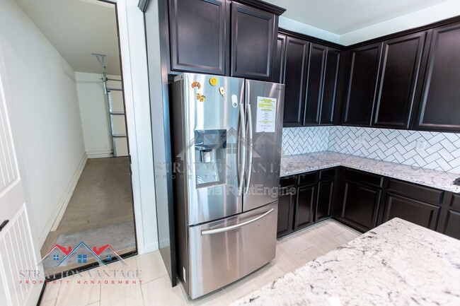 Building Photo - 959 W Zion Pl