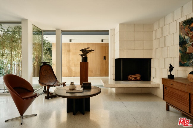 Building Photo - 1061 Loma Vista Dr