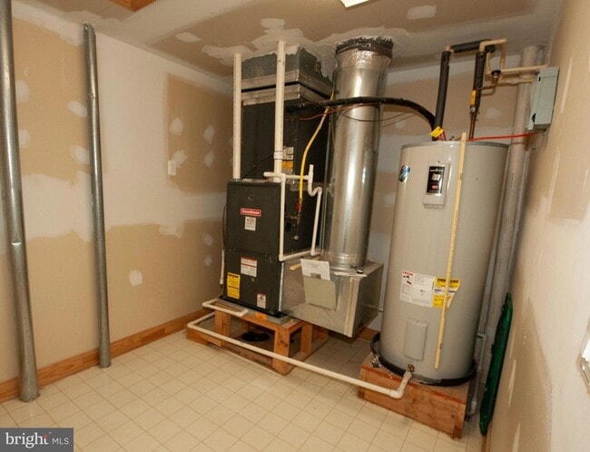 Building Photo - 13204 Rabbit Chase Rd