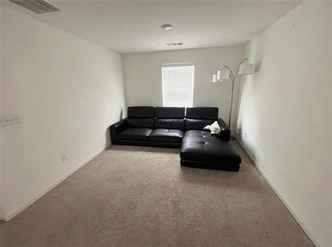 Building Photo - 602 Lofty Ln