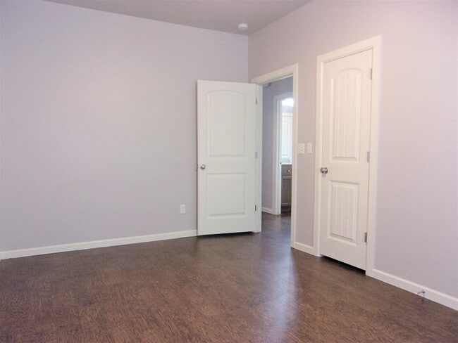 Building Photo - 2 BED 1 BATH 1 CAR GARAGE TOWNHOUSE-DEL CITY