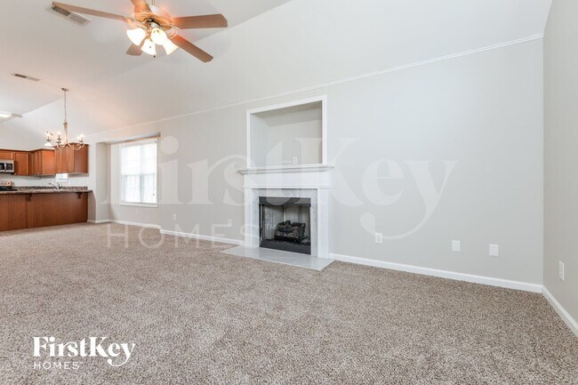 Building Photo - 2218 Village Ln