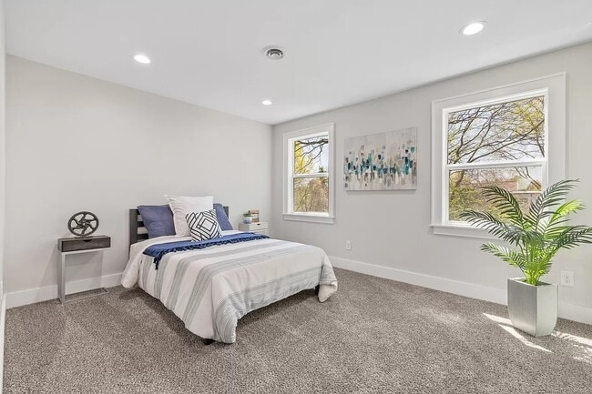 Building Photo - 5512 Vaught Dr