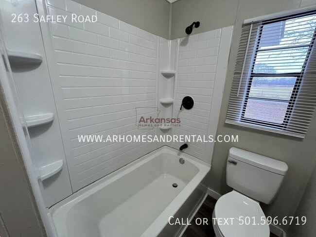 Building Photo - 263 Safley Rd