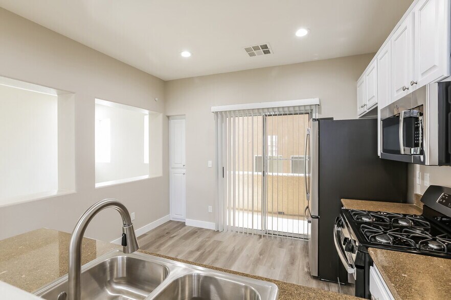 Building Photo - 6644 Weeping Pine St