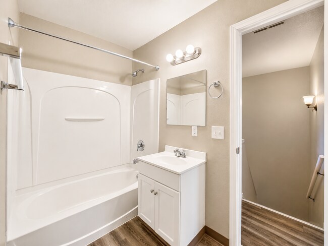 Building Photo - 803 S Logan Ave