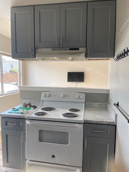 Building Photo - 474 Delaware St