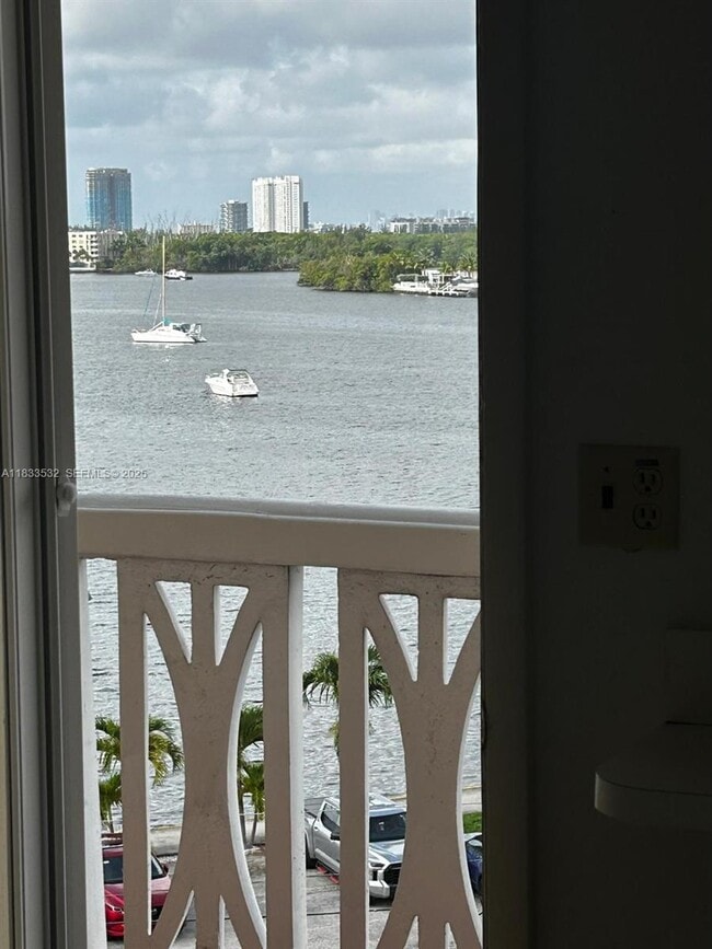 Building Photo - 2903 Point E Dr