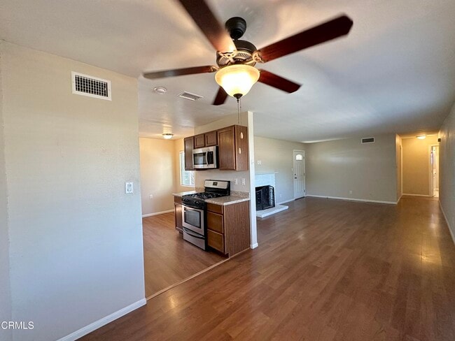 Building Photo - 36 La Verne Ave