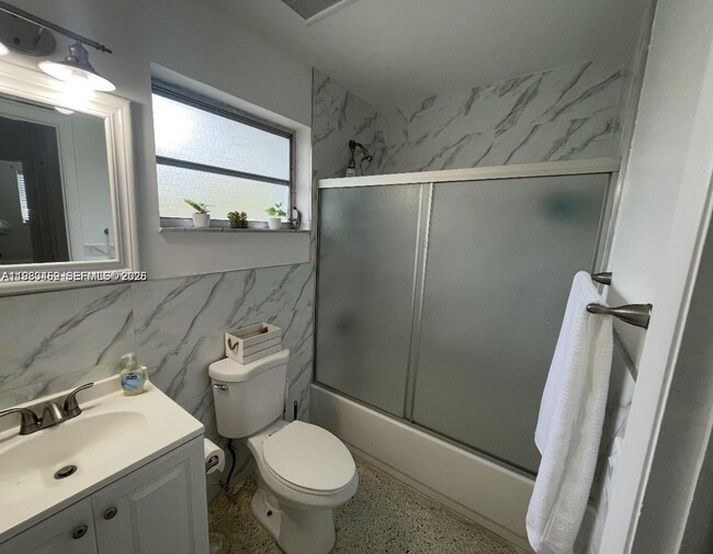 Building Photo - 38 Silver Springs Dr