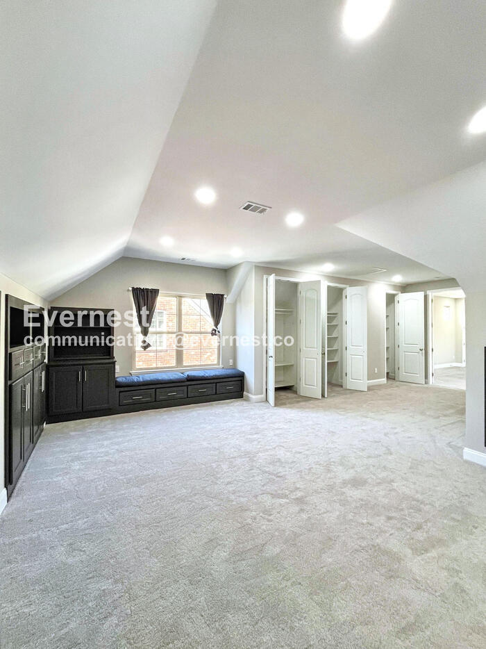 Building Photo - 2067 Inland Dr