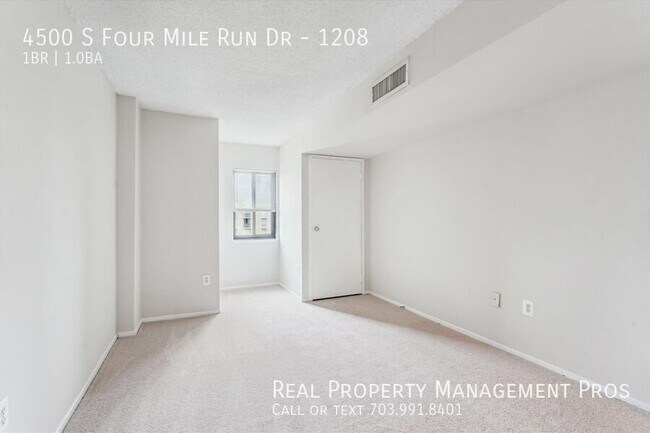 Building Photo - 4500 S Four Mile Run Dr