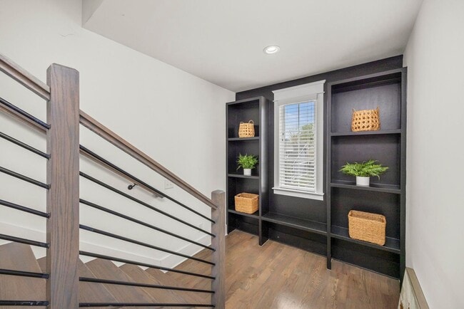 Building Photo - Luxury Living Just Minutes from Downtown Nashville