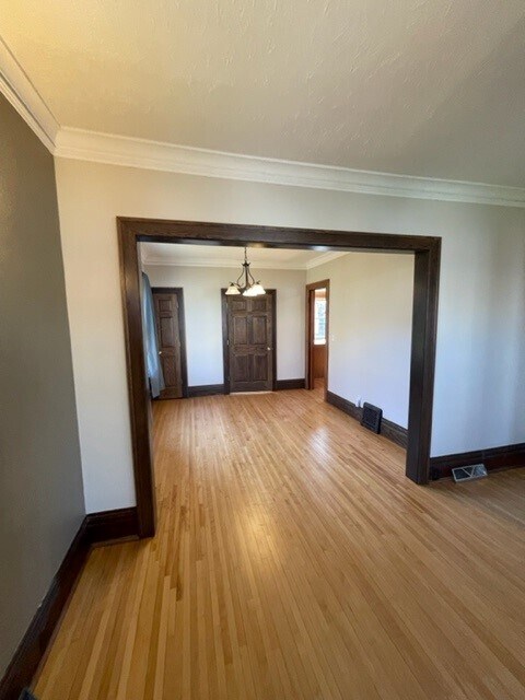 Building Photo - 118 Hazel St