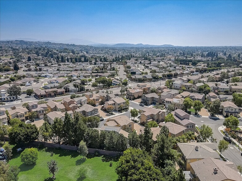Building Photo - 3115 N Sunrise Ct