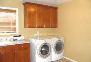 Building Photo - Beautiful 5 + bedroom home - In much desir...