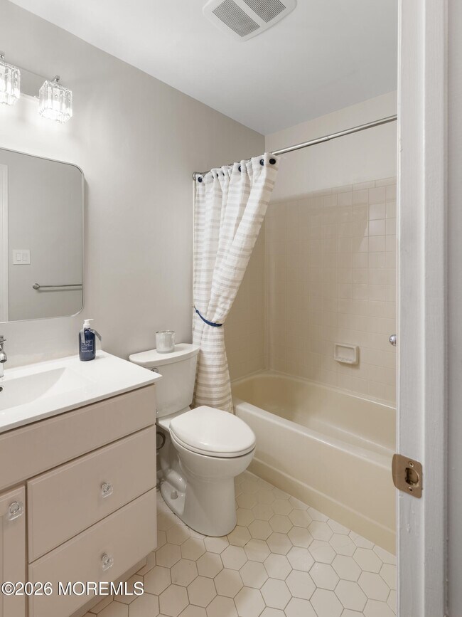 Building Photo - 36 Steeplechase Ct