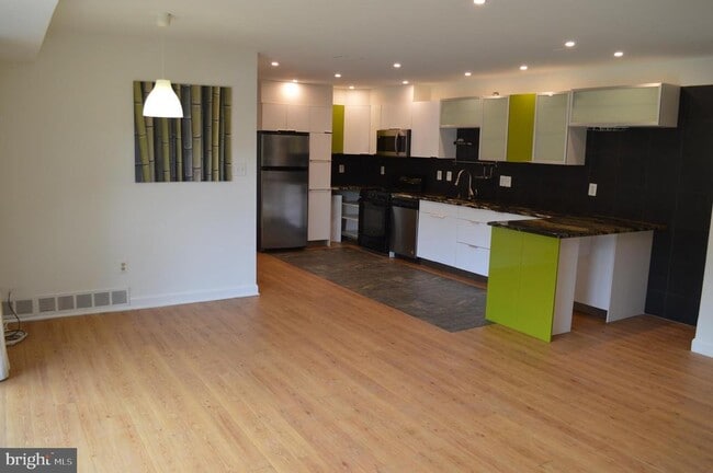 Building Photo - 10026 Fair Wds Dr