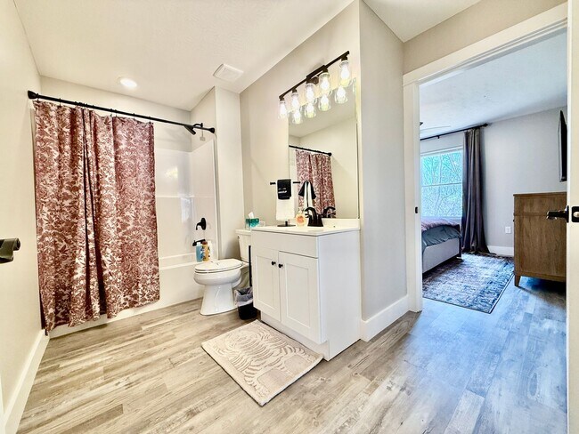 Building Photo - New Construction Home In West Chester, OH 5 BR